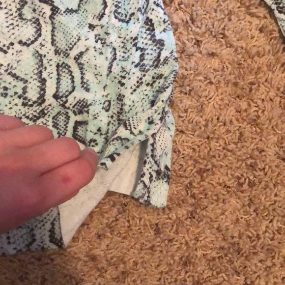Apt. 9 snakeskin print sweater - Picture 4 of 4